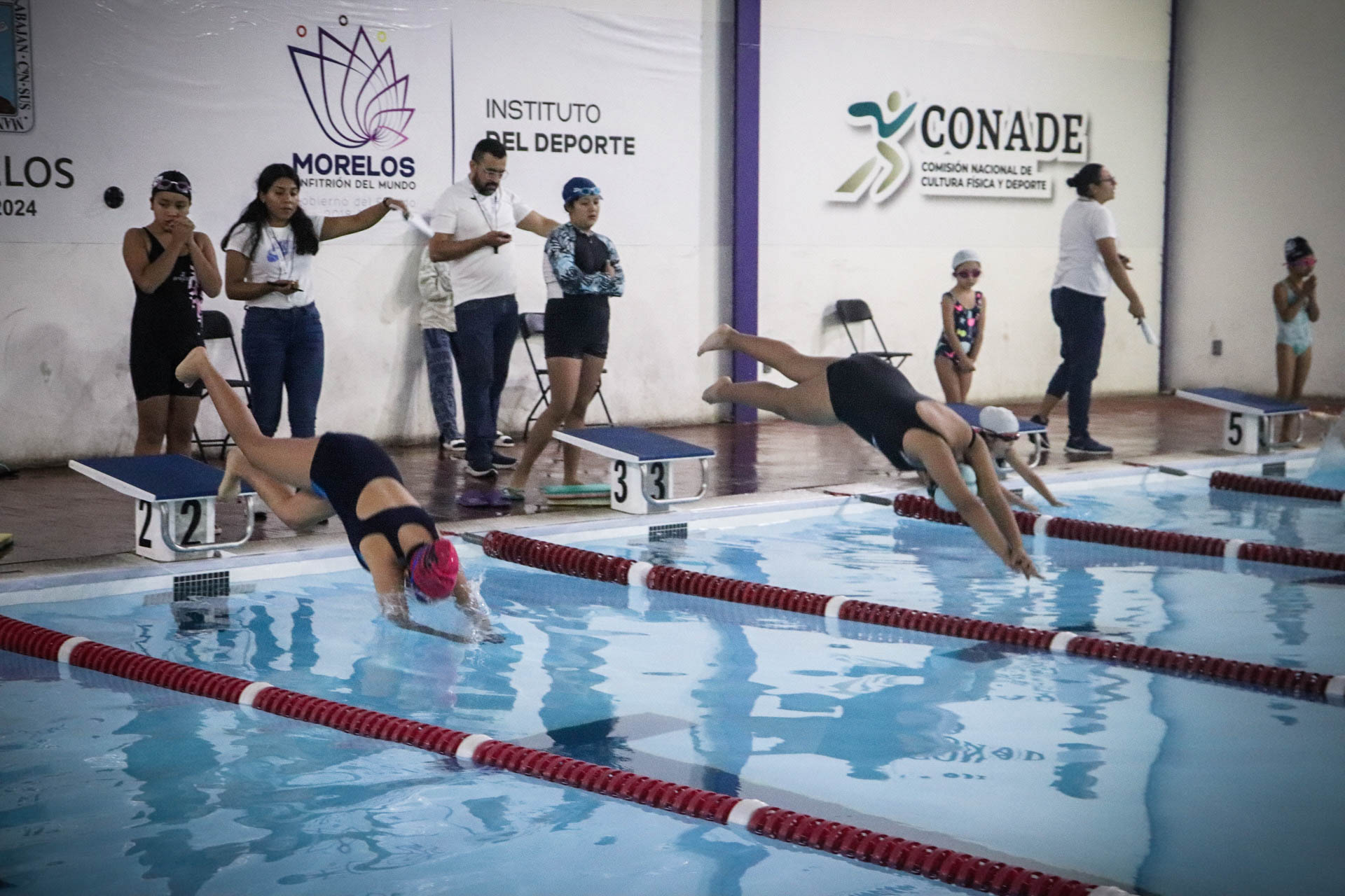 Celebran nadadores morelenses tercer aniversario de alberca semiolímpica  Centenario | MORELOS