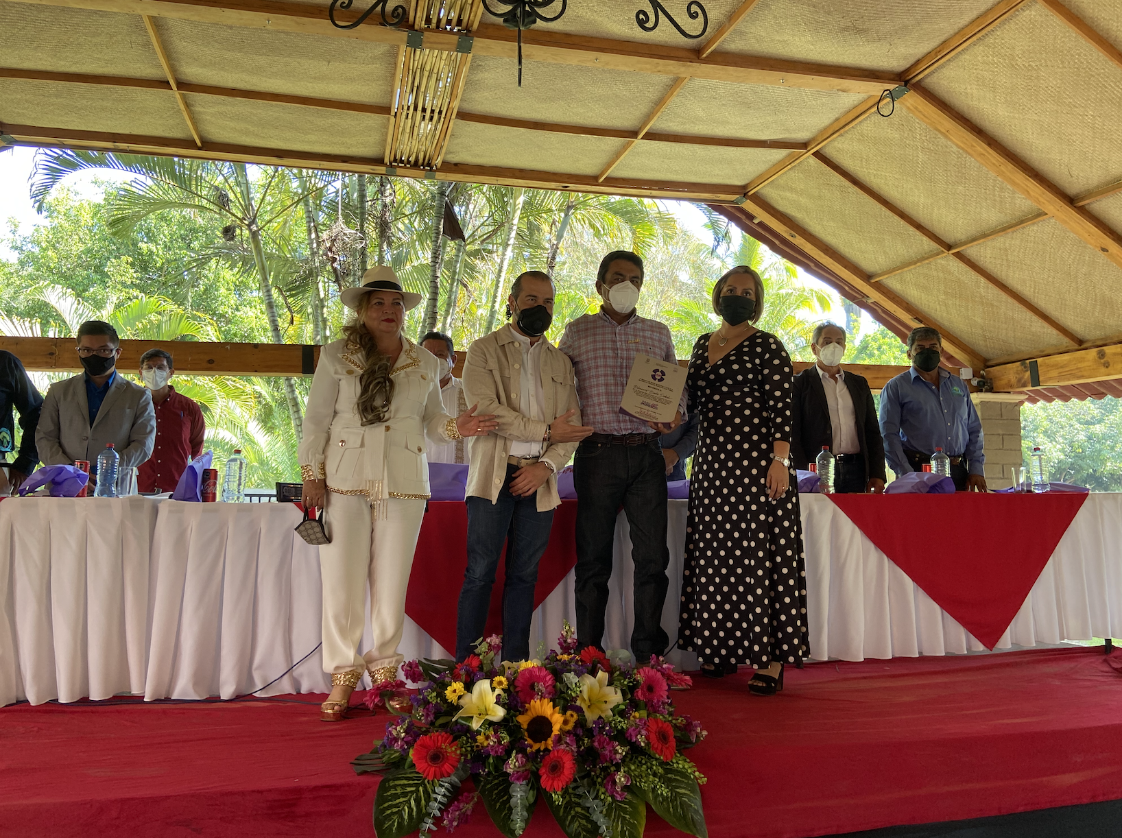 Otorga Orgullo Morelos reconocimiento al balneario Santa Isabel | MORELOS