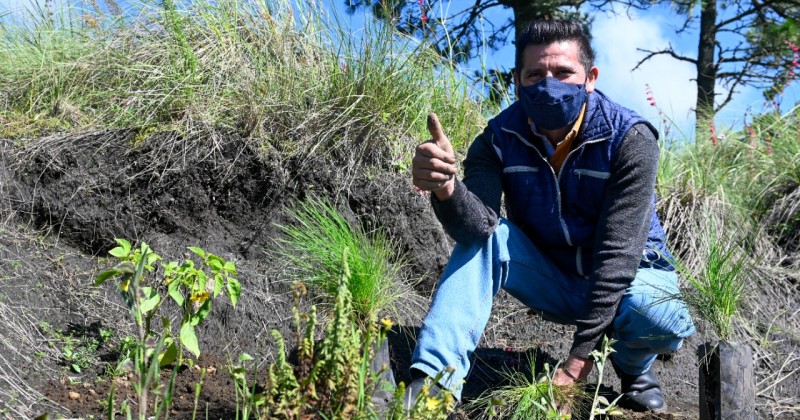 Agradecen productores a Cuauhtémoc Blanco reforestación en Huitzilac
