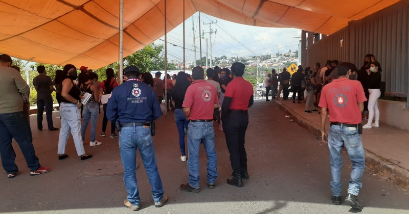 Acude Convoy, Unidos por Morelos ante el COVID-19 a módulos de vacunación en Cuernavaca y Emiliano Zapata