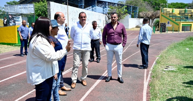 Acuerdan Cuauhtémoc Blanco y alcalde de Cuautla rehabilitación de la Unidad Deportiva “José María Morelos y Pavón”