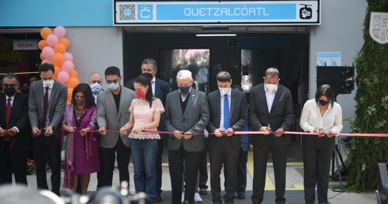 Asiste Cuauhtémoc Blanco como invitado de honor a inauguración de la Línea 2 del Cablebús en Ciudad de México