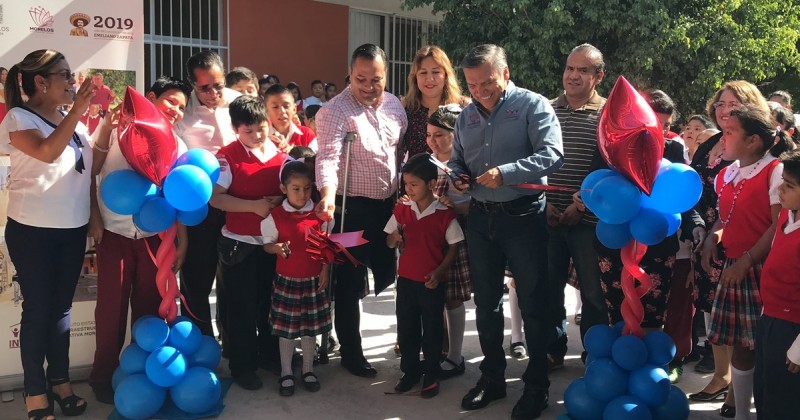 Inaugura INEIEM reconstrucción de la primaria Patria Nueva en Xochitepec  