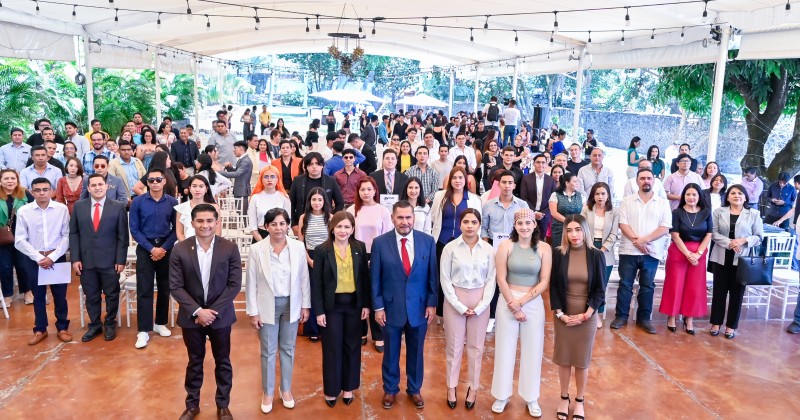 Atestigua Ejecutivo Estatal toma de protesta del Comité Ejecutivo de la Federación de Estudiantes Universitarios de Morelos 2024-2027