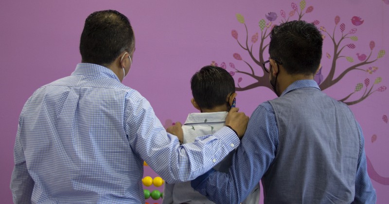 Otorgan en Morelos por primera vez adopción a pareja homoparental