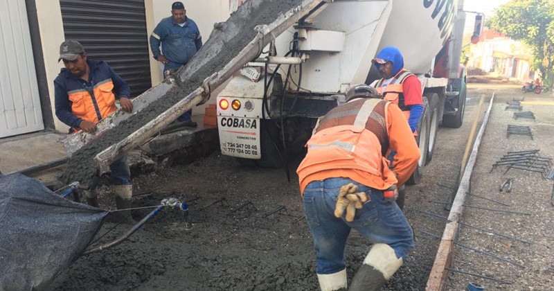 Avanzan trabajos de pavimentación en calle Clavel de la colonia Antonio Barona en Cuernavaca
