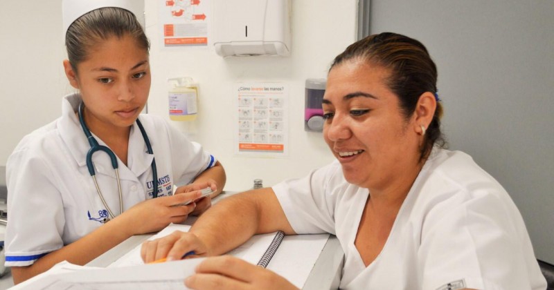 Celebra Hospital General de Cuernavaca a enfermeras y enfermeros