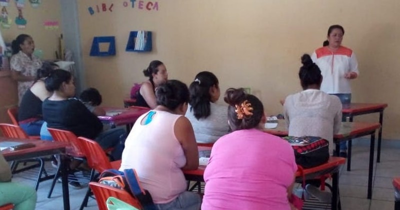 Imparte DIF Morelos taller sobre crianza positiva en familias  