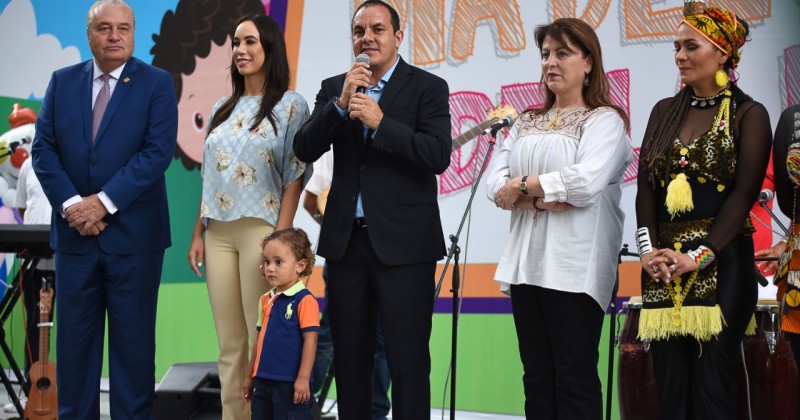 Festejan Cuauhtémoc Blanco y Natália Rezende a los “peques” en el Día del Niño y de la Niña