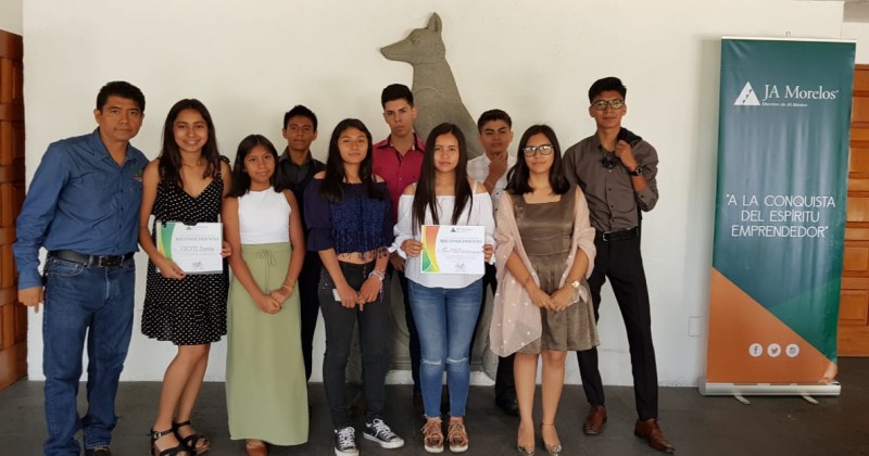 Obtienen estudiantes del CECyTE premios en Programa Emprendedores y Empresarios 2019
