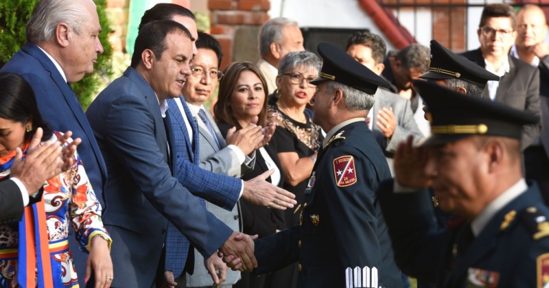 Presente Cuauhtémoc Blanco en toma de posesión del Comandante de la 24/a Zona Militar