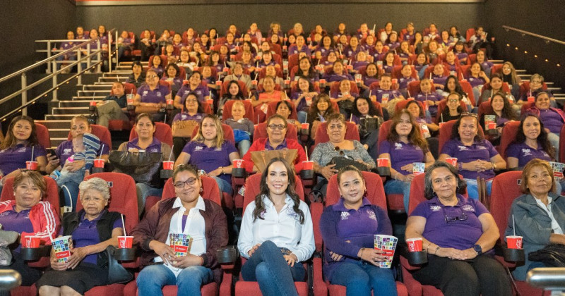 Reconoce Natália Rezende entrega de mujeres colaboradoras del DIF Morelos 