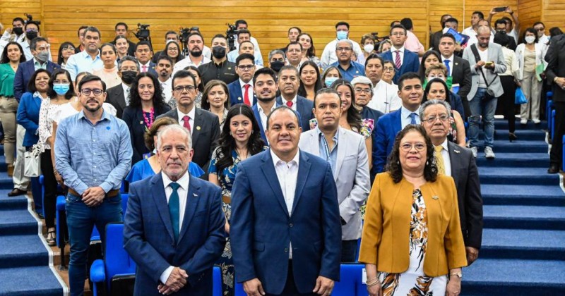 Acompaña Cuauhtémoc Blanco al rector de la UAEM en su 5to Informe de Actividades 