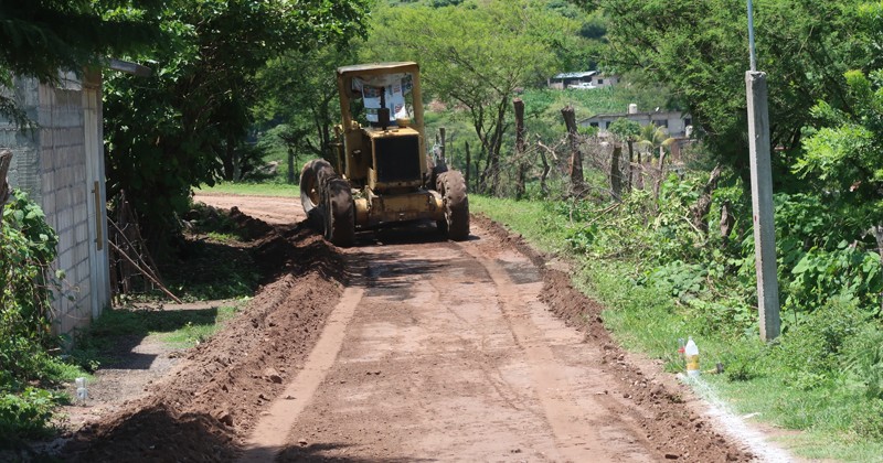 Inicia rehabilitación del camino a la localidad del Zoquital en Amacuzac