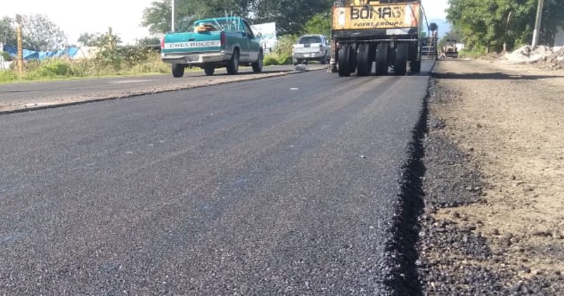 Avanza rehabilitación de carretera Amayuca- Tlacotepec en el municipio de Temoac 