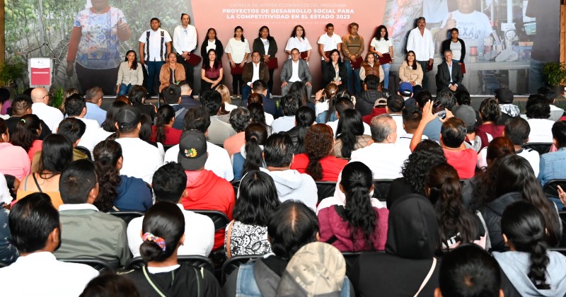 Fomenta Gobierno de Cuauhtémoc Blanco el desarrollo social y económico de mujeres y hombres morelenses