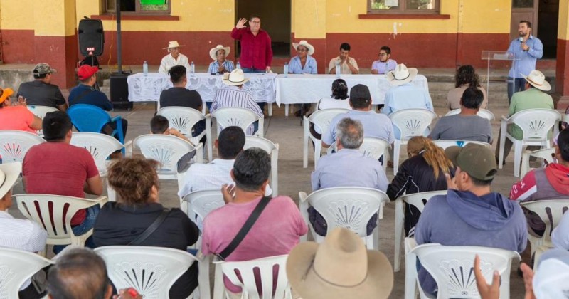 Productores de Tlayacapan reciben a Víctor Mercado y acuerdan instalar mesas de trabajo a favor de la producción de nopal en la región