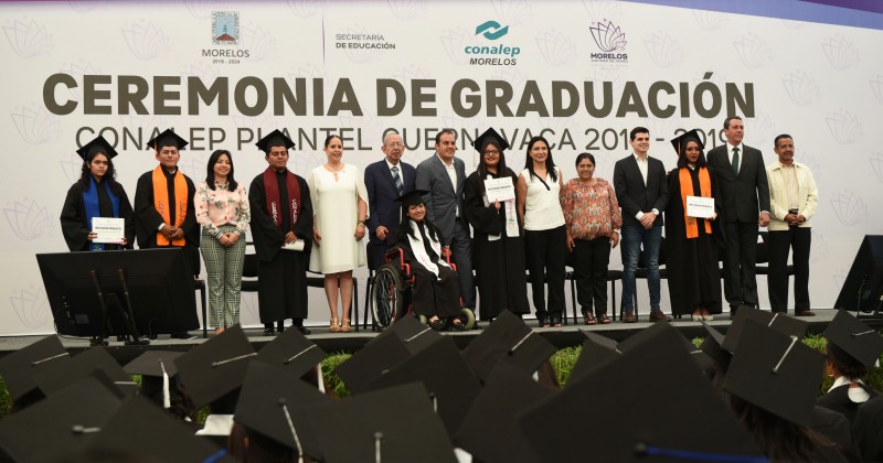 Acude Cuauhtémoc Blanco a graduación de Conalep plantel Cuernavaca