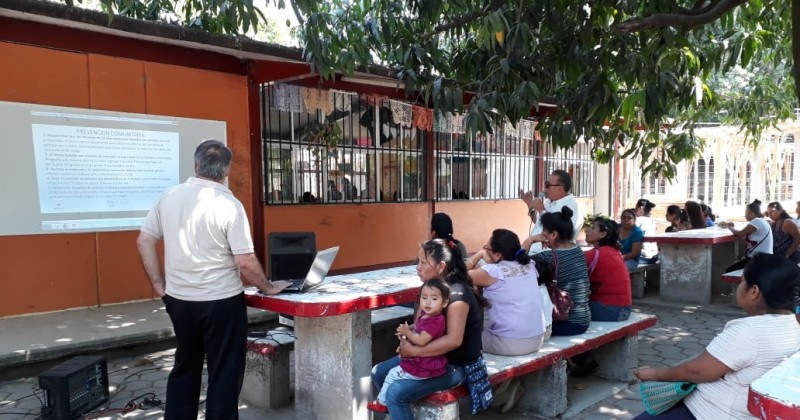 Capacitan a enlaces de prevención del municipio indígena de Coatetelco