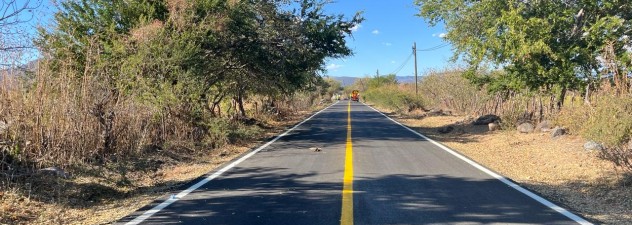 Concluye rehabilitación del tramo carretero Apancingo – Coatlán del Río