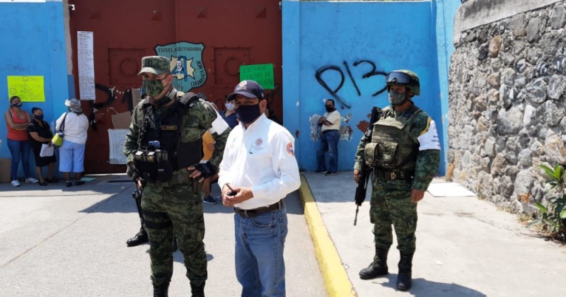 Convoy, Unidos por Morelos ante el COVID-19 acude a módulo de vacunación antiCOVID instalado en Chipitlán