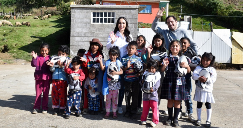 Inicia Natália Rezende entrega de apoyos de la campaña &quot;Por un Morelos sin Frío 2019&quot;