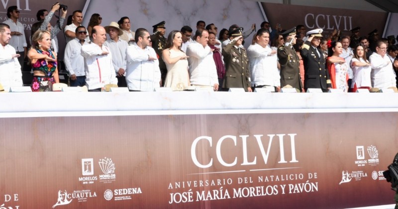 Cuauhtémoc Blanco preside Desfile Cívico-Militar en Cuautla en conmemoración por el 257 Aniversario del Natalicio de José María Morelos y Pavón
