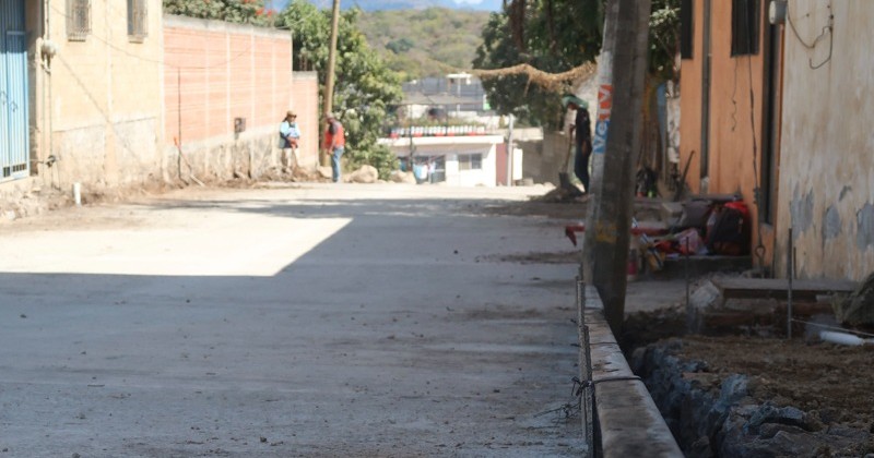 Avanza SOP en trabajos de pavimentación en la colonia Unidad Deportiva de Cuernavaca