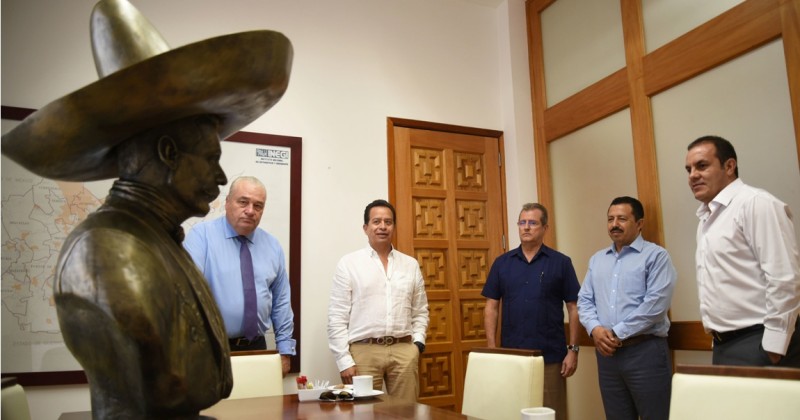 Gobierno de Morelos recibe en donación busto de Emiliano Zapata