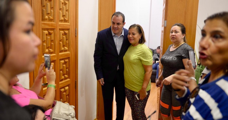 Deportistas visitan a Cuauhtémoc Blanco en Palacio de Gobierno Estatal