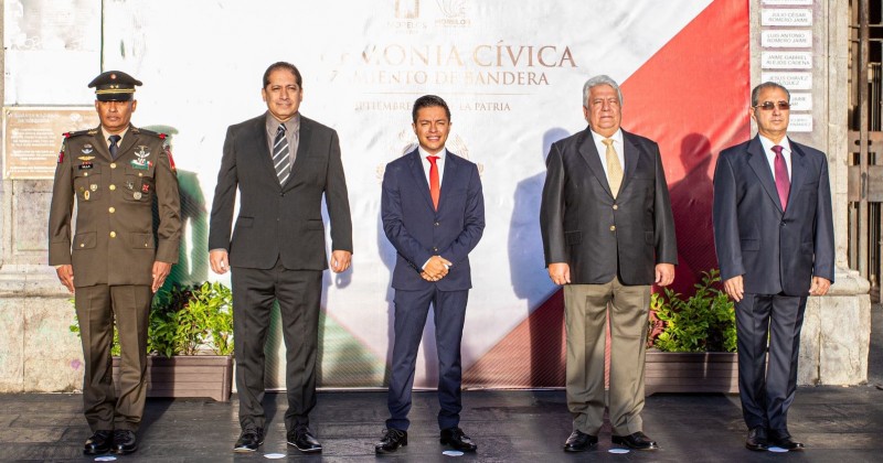 Honra valores culturales STyC en ceremonia cívica e Izamiento de Bandera por aniversario de Independencia de México