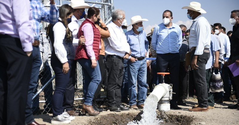 Entrega Cuauhtémoc Blanco obras para abastecer de agua al sector agrícola en Axochiapan y Jantetelco