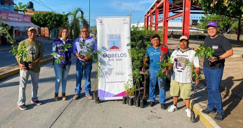 Dona Desarrollo Sustentable más de mil árboles a 21 comunidades de Tlaltizapán