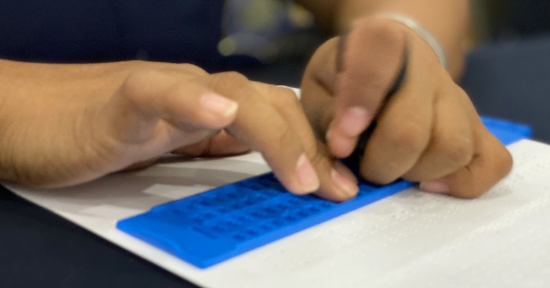 Imparte IEBEM curso de braille a maestros de educación especial
