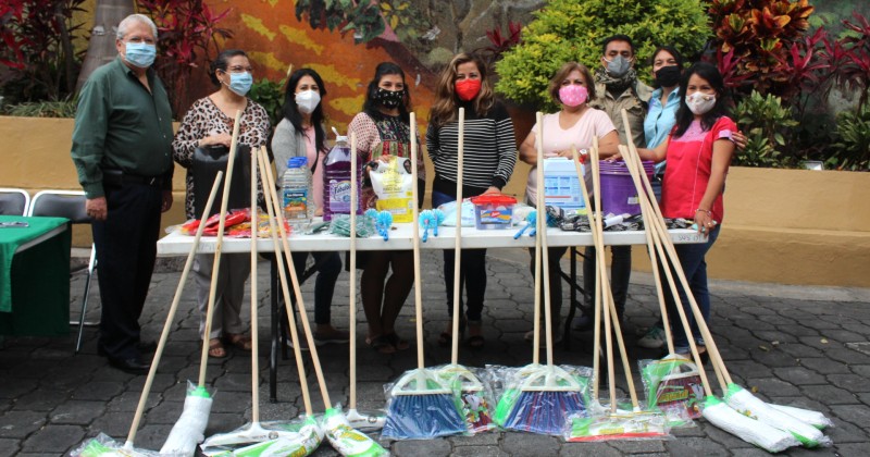 Productores del Mercadito Verde Morelos donan material al Parque Chapultepec