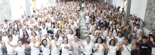 Entrega Gobierno de Cuauhtémoc Blanco certificados y apoyos sociales a Mujeres y Hombres de 10