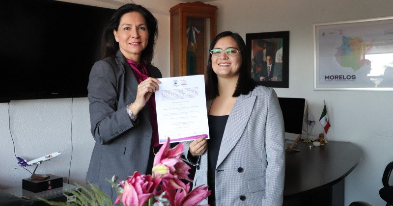 Entrega Cecilia Rodríguez nombramiento a Andrea Ramírez como Directora General del CCyTEM