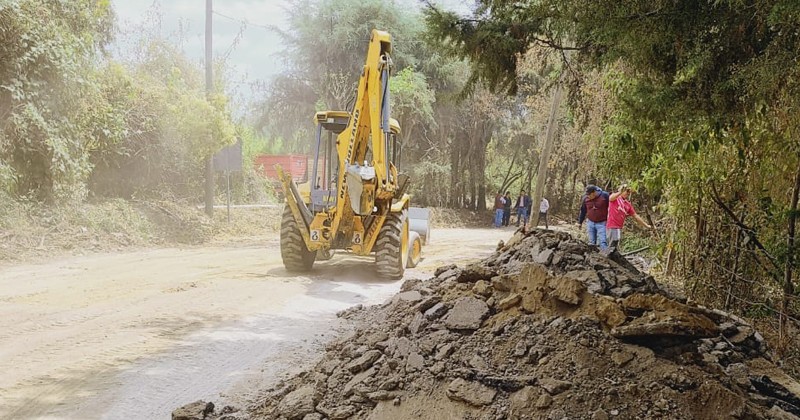 Inician trabajos de reconstrucción de la carretera Hueyapan-Tetela del Volcán
