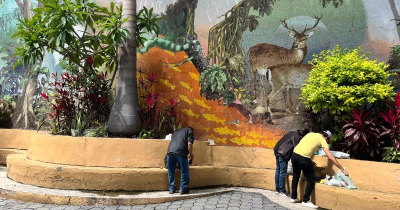 Inicia rehabilitación del mural de mosaico veneciano en Parque Barranca Chapultepec, de Cuernavaca