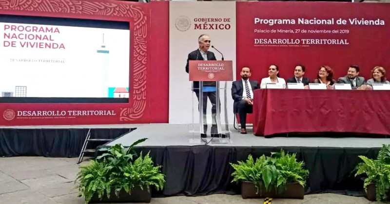 Asiste Morelos a presentación del Programa Nacional de Vivienda