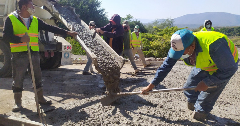 Está por concluir reconstrucción de tramo carretero en Coatlán del Rio: Secretaria de Obras Públicas 