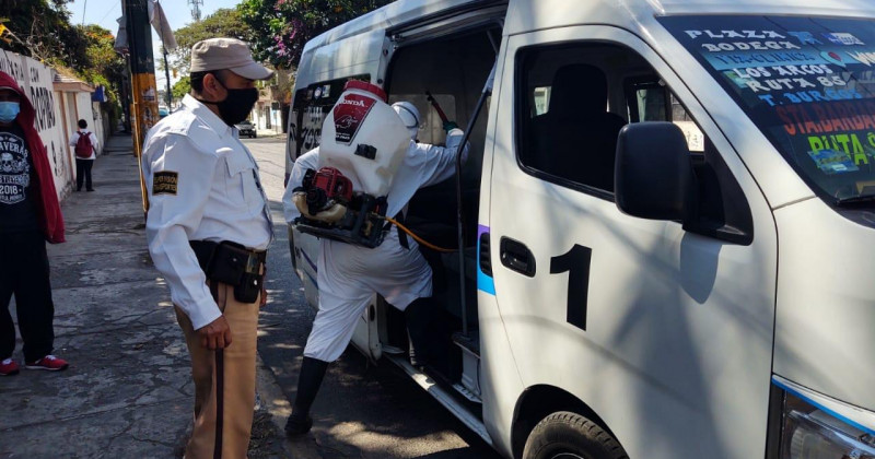 Sanitiza SMyT unidades del transporte colectivo en la zona oriente de Morelos