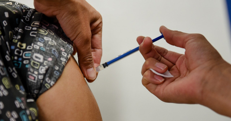 Recibe vacuna contra COVID-19 personal de salud de hospitales privados en Morelos 
