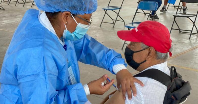 Culmina vacunación contra COVID-19 de primera dosis a adultos mayores de Morelos