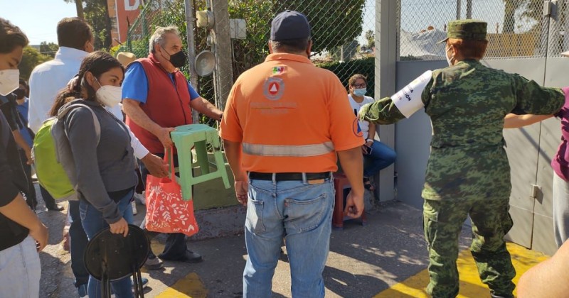 Convoy, Unidos por Morelos ante el COVID-19 acude a módulo de vacunación en Cuernavaca