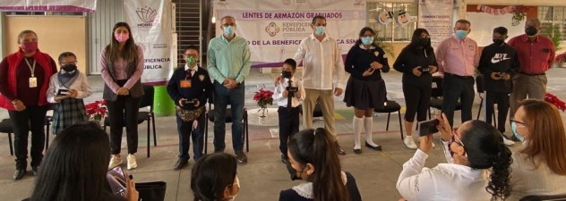 Beneficia Cuauhtémoc Blanco salud visual de niñas, niños y adolescentes