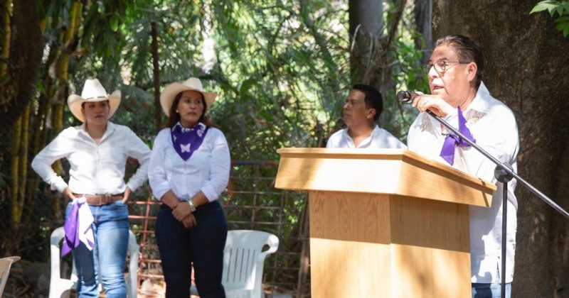 Asiste Víctor Mercado a la primera cabalgata estatal de mujeres
