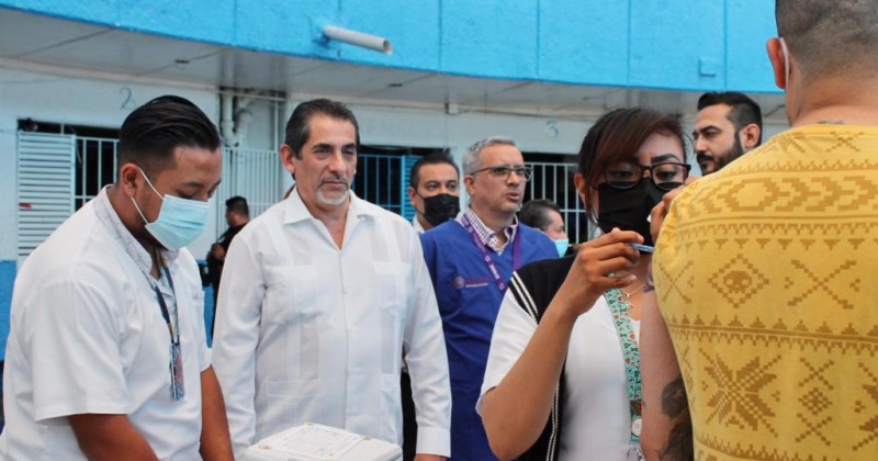 Lleva Gobierno de Morelos vacuna contra COVID-19 a cárcel distrital de Cuautla