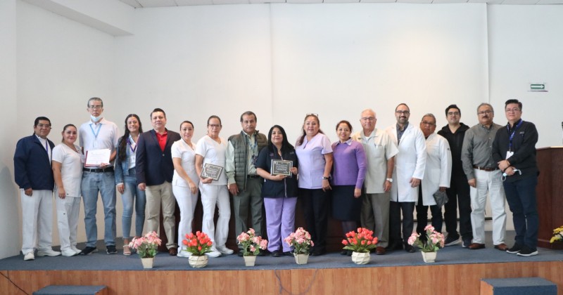 Entrega SSM reconocimiento a equipo multidisciplinario del Hospital Parres por las Jornadas de Cirugías de rodilla y cadera 2023