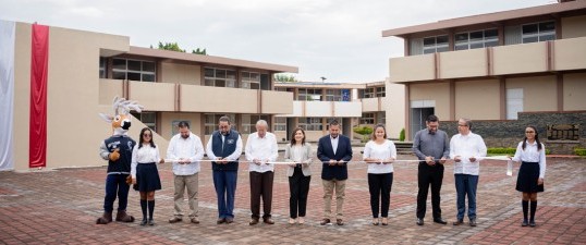 Entrega Samuel Sotelo obra de reconstrucción de la Escuela Preparatoria Número Cinco de Puente de Ixtla